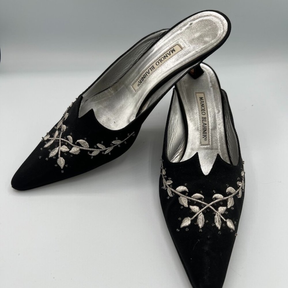 Vintage Manolo Blahnik Heeled Mules in Black w/ Silver Stitching Sz. 39